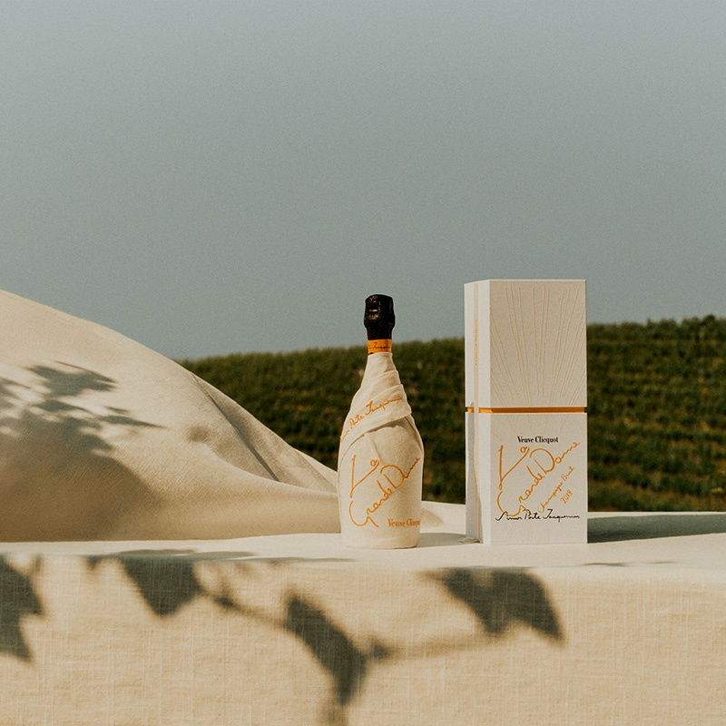 Veuve Clicquot La Grande Dame 2018 par Simon Porte Jacquemus